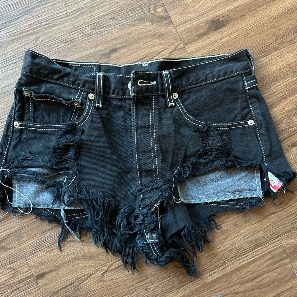 LEVI’S BLACK Cutoff shorts